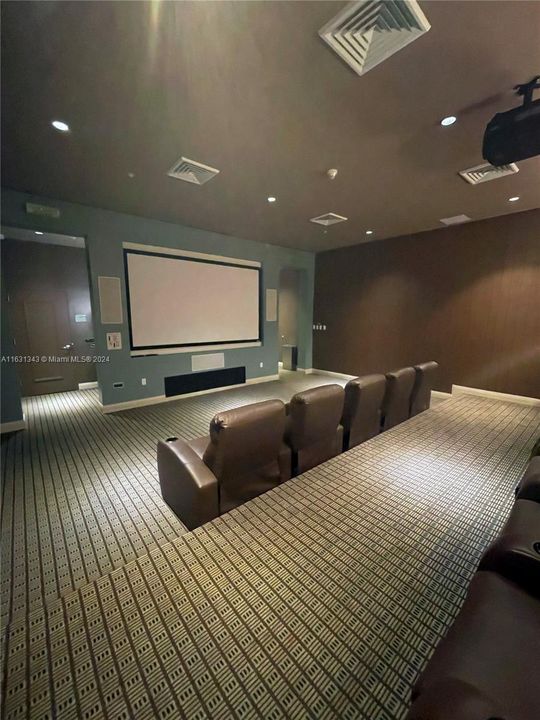 Recently Rented: $4,600 (2 beds, 2 baths, 1400 Square Feet)