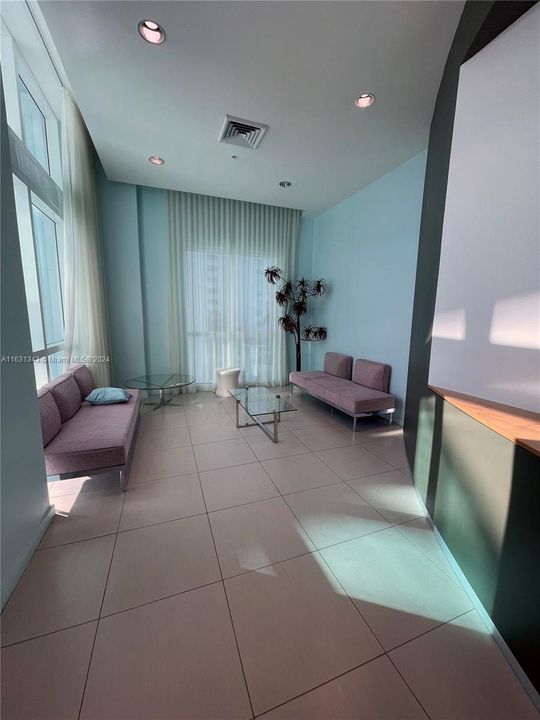 Recently Rented: $4,600 (2 beds, 2 baths, 1400 Square Feet)