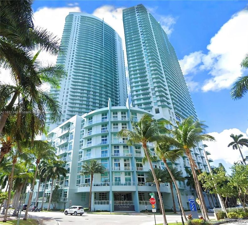 Recently Rented: $4,600 (2 beds, 2 baths, 1400 Square Feet)