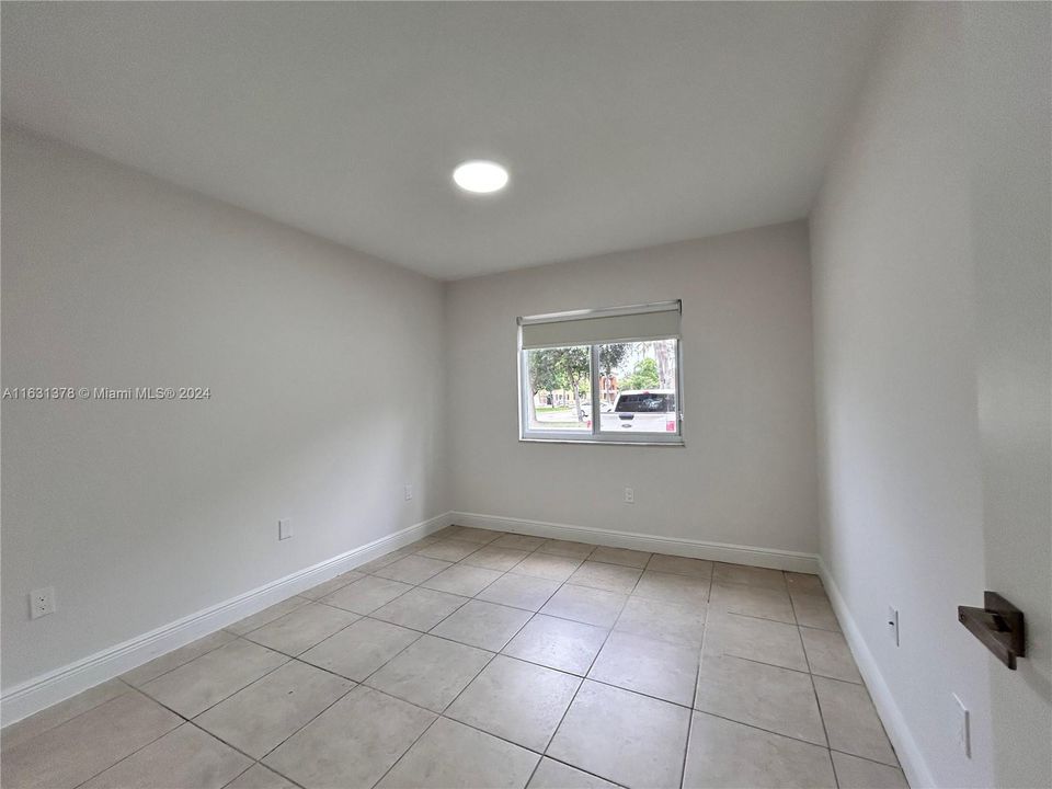 Recently Sold: $289,900 (3 beds, 2 baths, 1196 Square Feet)