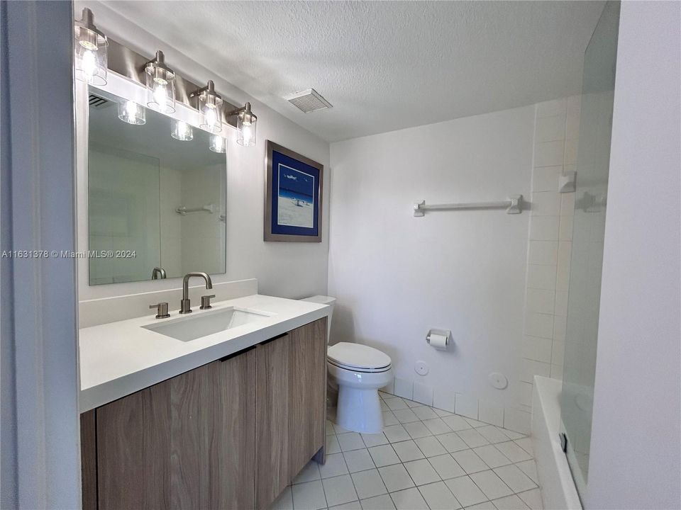 Recently Sold: $289,900 (3 beds, 2 baths, 1196 Square Feet)