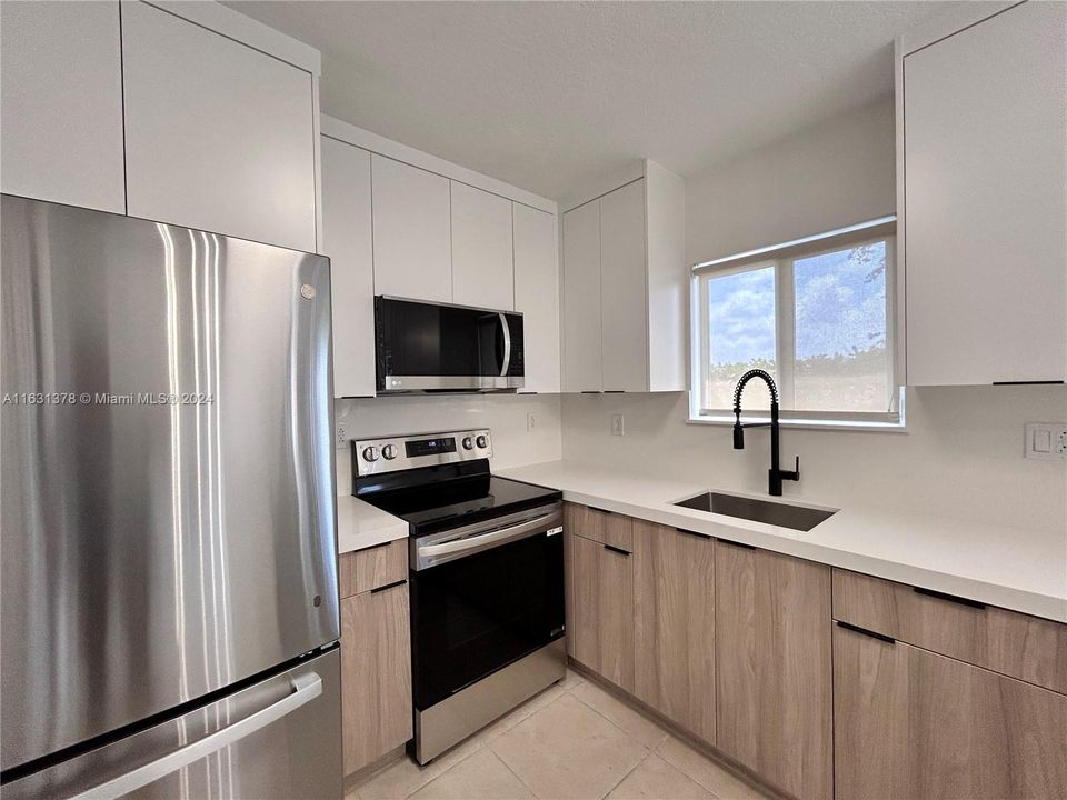 Recently Sold: $289,900 (3 beds, 2 baths, 1196 Square Feet)