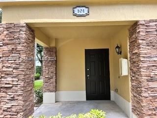 Recently Sold: $289,900 (3 beds, 2 baths, 1196 Square Feet)
