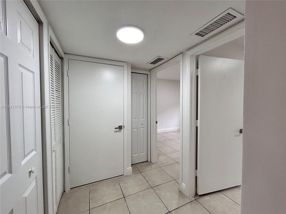 Recently Sold: $289,900 (3 beds, 2 baths, 1196 Square Feet)