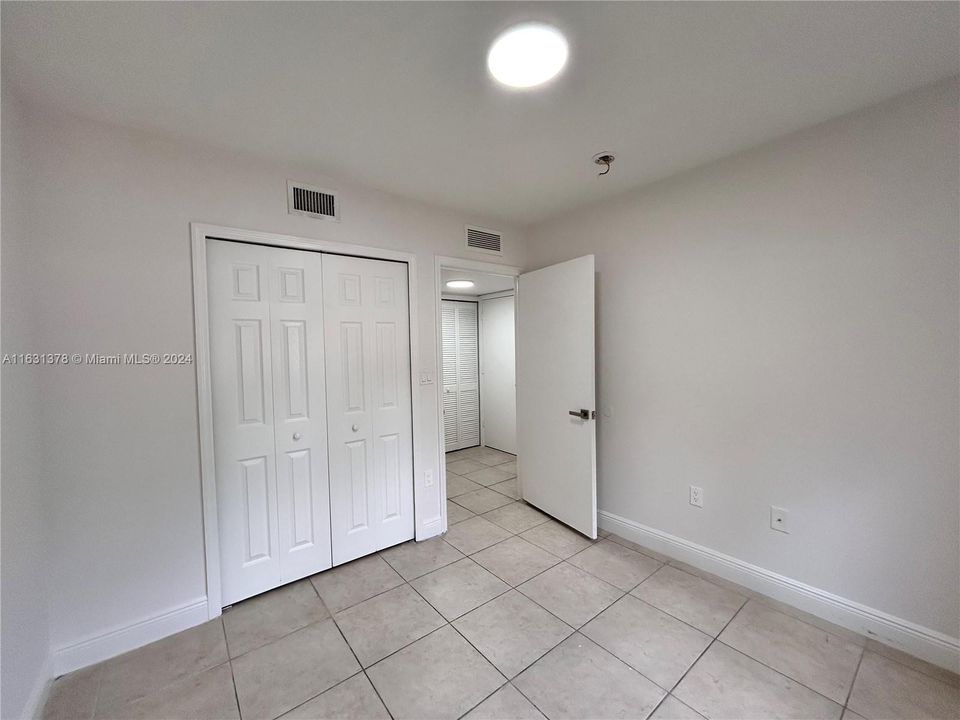 Recently Sold: $289,900 (3 beds, 2 baths, 1196 Square Feet)