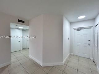 Recently Sold: $289,900 (3 beds, 2 baths, 1196 Square Feet)