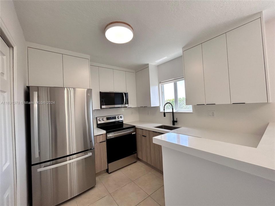 Recently Sold: $289,900 (3 beds, 2 baths, 1196 Square Feet)