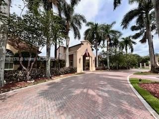 Recently Sold: $289,900 (3 beds, 2 baths, 1196 Square Feet)