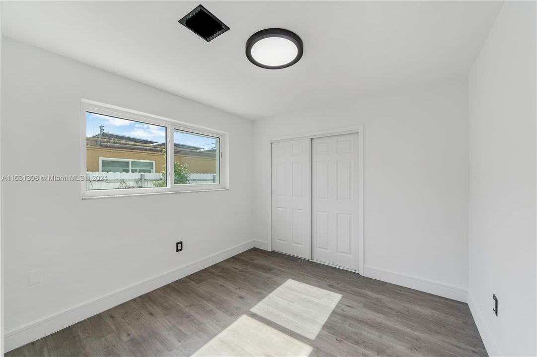 Active With Contract: $580,000 (4 beds, 2 baths, 1541 Square Feet)