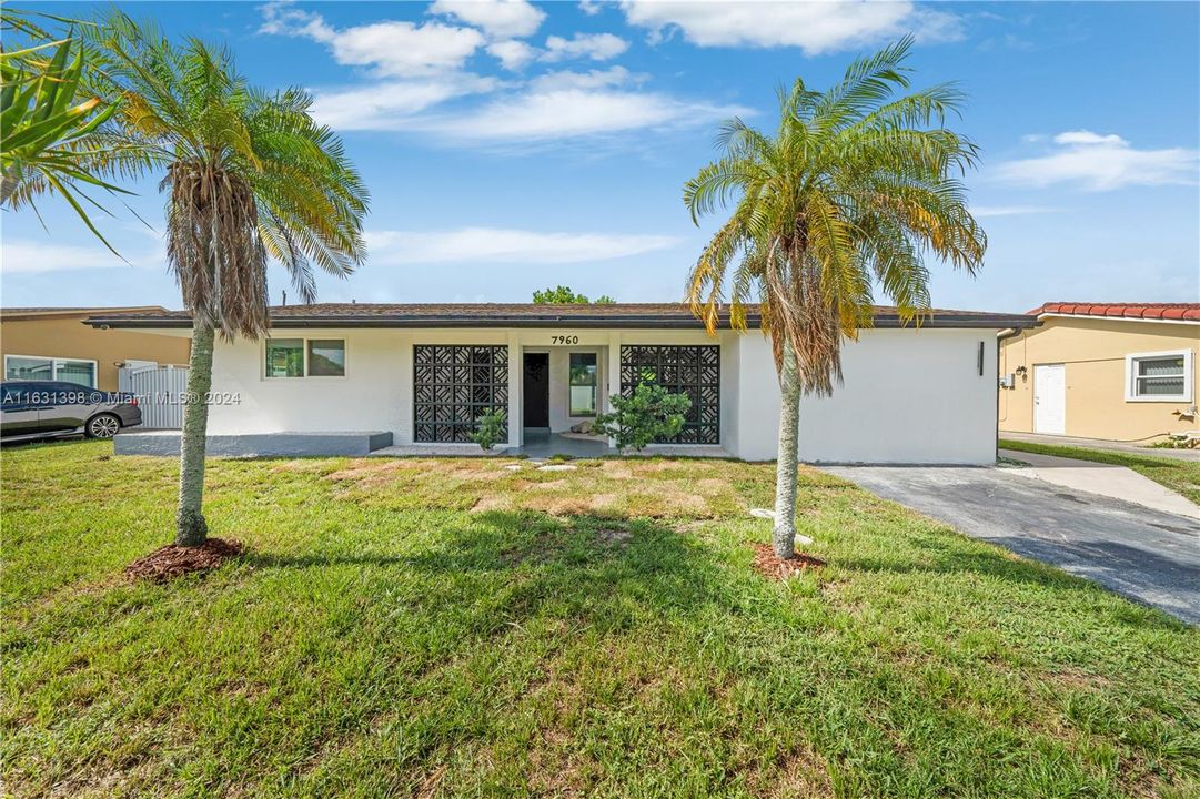 Active With Contract: $580,000 (4 beds, 2 baths, 1541 Square Feet)