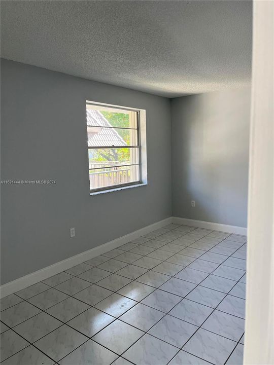 Active With Contract: $289,900 (2 beds, 2 baths, 812 Square Feet)