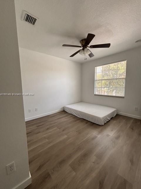 For Rent: $1,500 (1 beds, 1 baths, 1445 Square Feet)