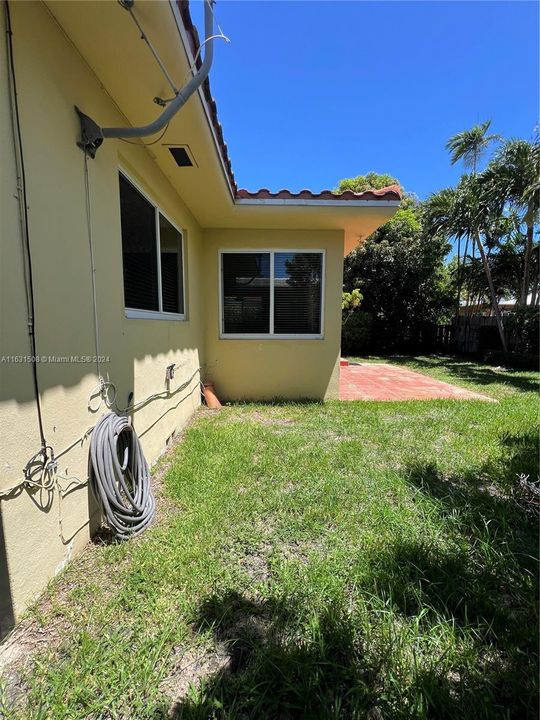 Active With Contract: $5,300 (2 beds, 2 baths, 1608 Square Feet)