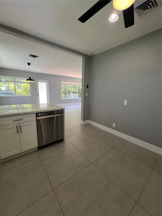 Active With Contract: $5,300 (2 beds, 2 baths, 1608 Square Feet)