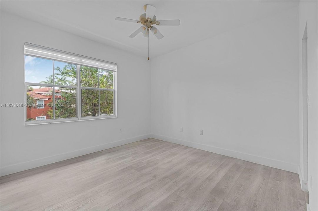 Recently Sold: $369,500 (3 beds, 2 baths, 1371 Square Feet)