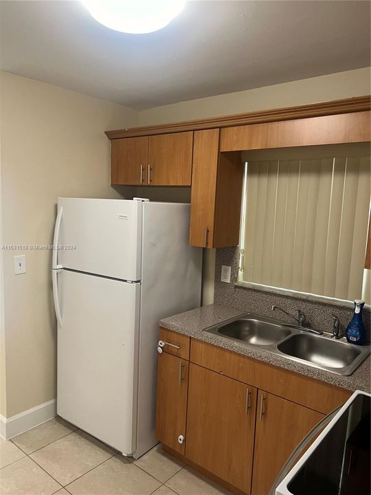 Recently Rented: $1,800 (2 beds, 1 baths, 950 Square Feet)