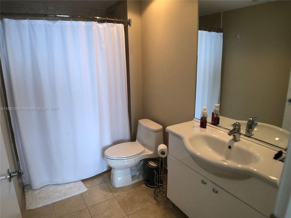 Active With Contract: $7,100 (3 beds, 3 baths, 1841 Square Feet)