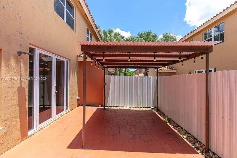 Recently Sold: $455,000 (3 beds, 2 baths, 1450 Square Feet)