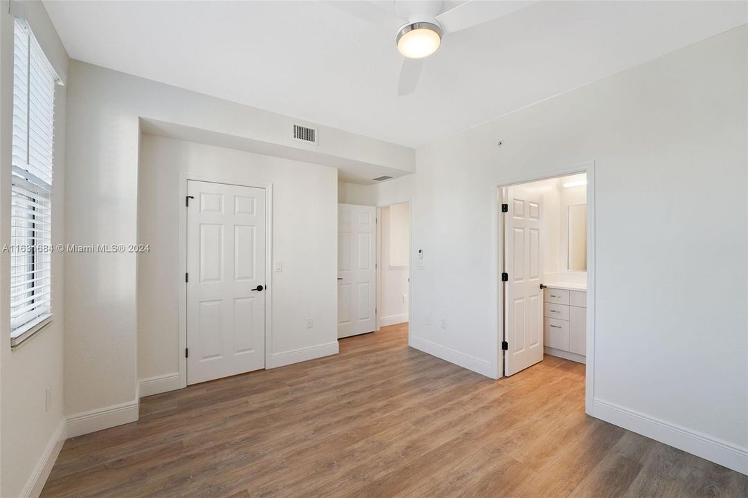 Active With Contract: $3,190 (2 beds, 2 baths, 1337 Square Feet)