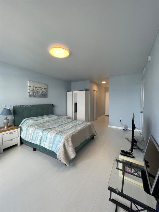 For Sale: $448,000 (2 beds, 2 baths, 1220 Square Feet)