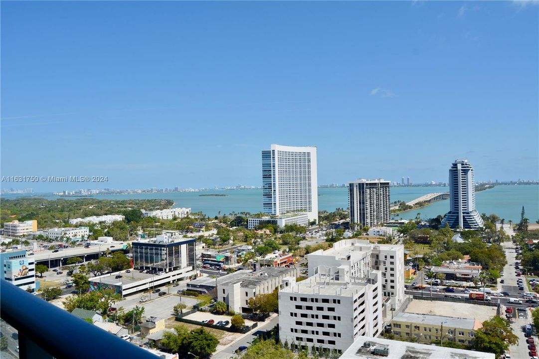 Recently Rented: $3,800 (1 beds, 1 baths, 725 Square Feet)