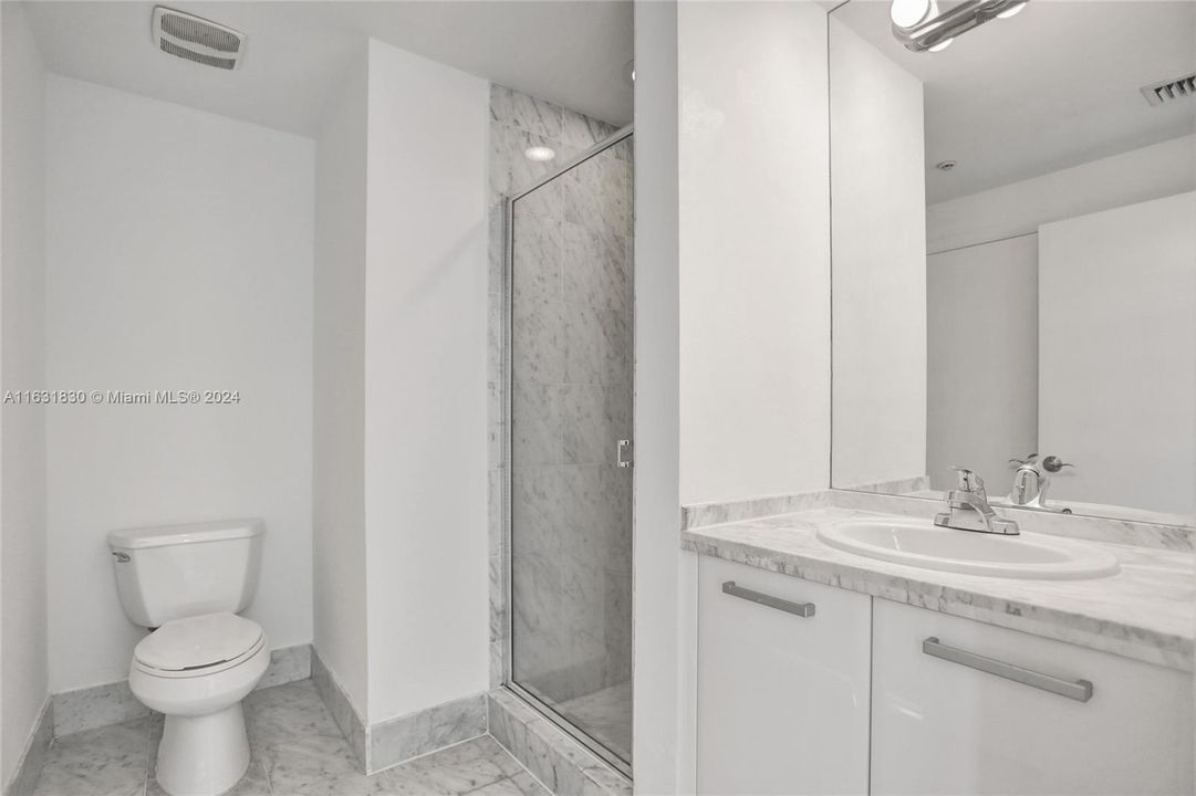 2nd Bathroom