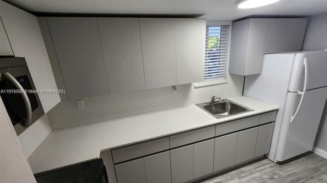 Recently Rented: $1,900 (1 beds, 1 baths, 800 Square Feet)