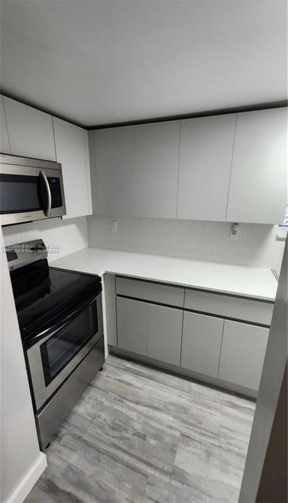 Recently Rented: $1,900 (1 beds, 1 baths, 800 Square Feet)