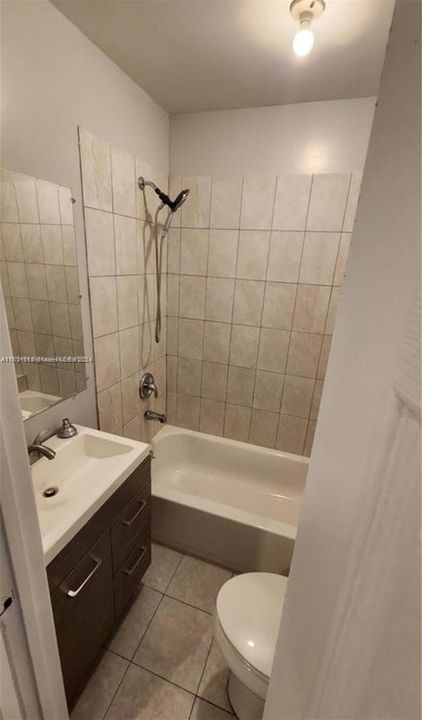 Recently Rented: $1,900 (1 beds, 1 baths, 800 Square Feet)
