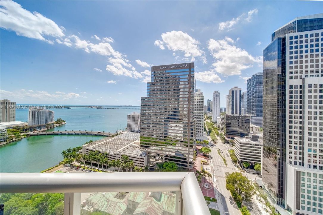 Active With Contract: $1,375,000 (2 beds, 2 baths, 1459 Square Feet)