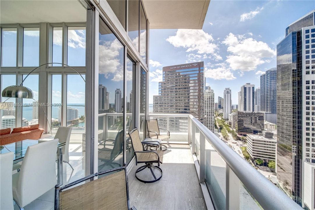 Active With Contract: $1,375,000 (2 beds, 2 baths, 1459 Square Feet)