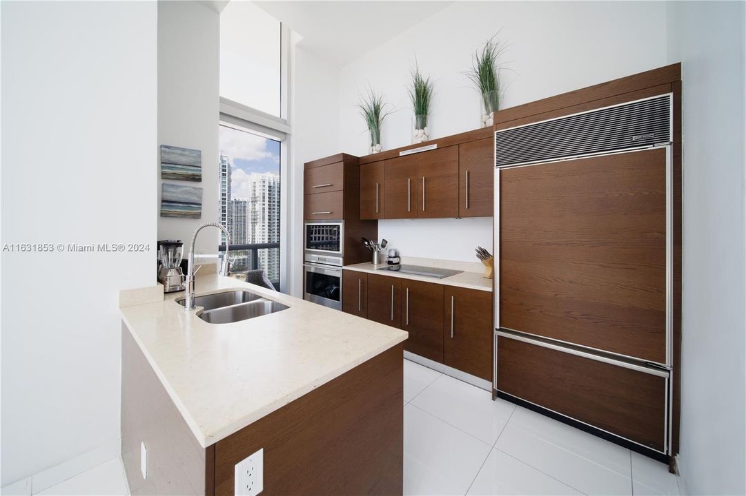 Active With Contract: $1,375,000 (2 beds, 2 baths, 1459 Square Feet)