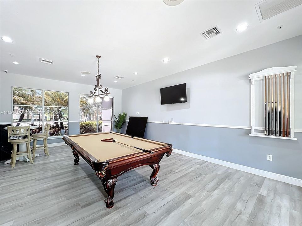 Active With Contract: $5,200 (2 beds, 2 baths, 1404 Square Feet)