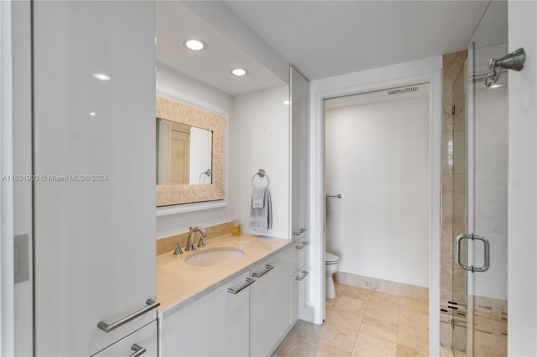 Active With Contract: $7,000 (1 beds, 1 baths, 1084 Square Feet)