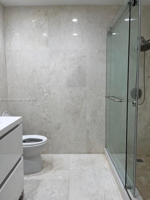 Activo con contrato: $3,950 (3 camas, 2 baños, 1508 Pies cuadrados)