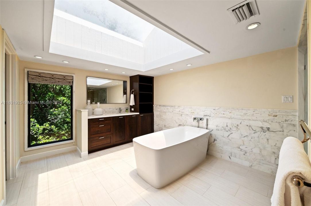 En-suite Primary Bathroom