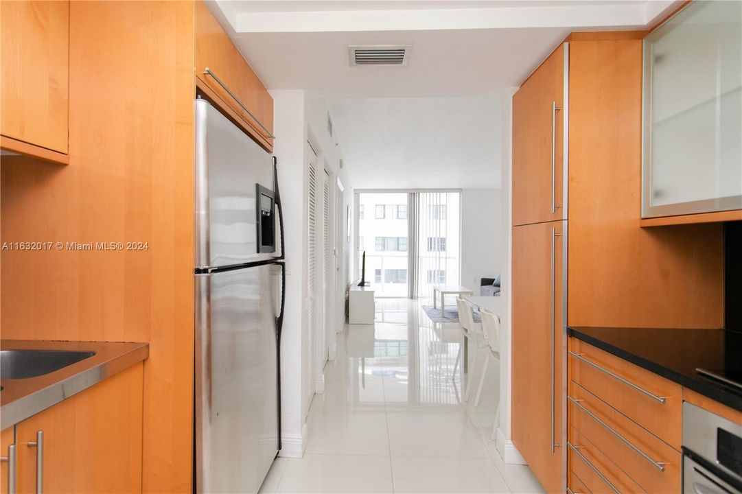 En Venta: $739,000 (1 camas, 1 baños, 808 Pies cuadrados)