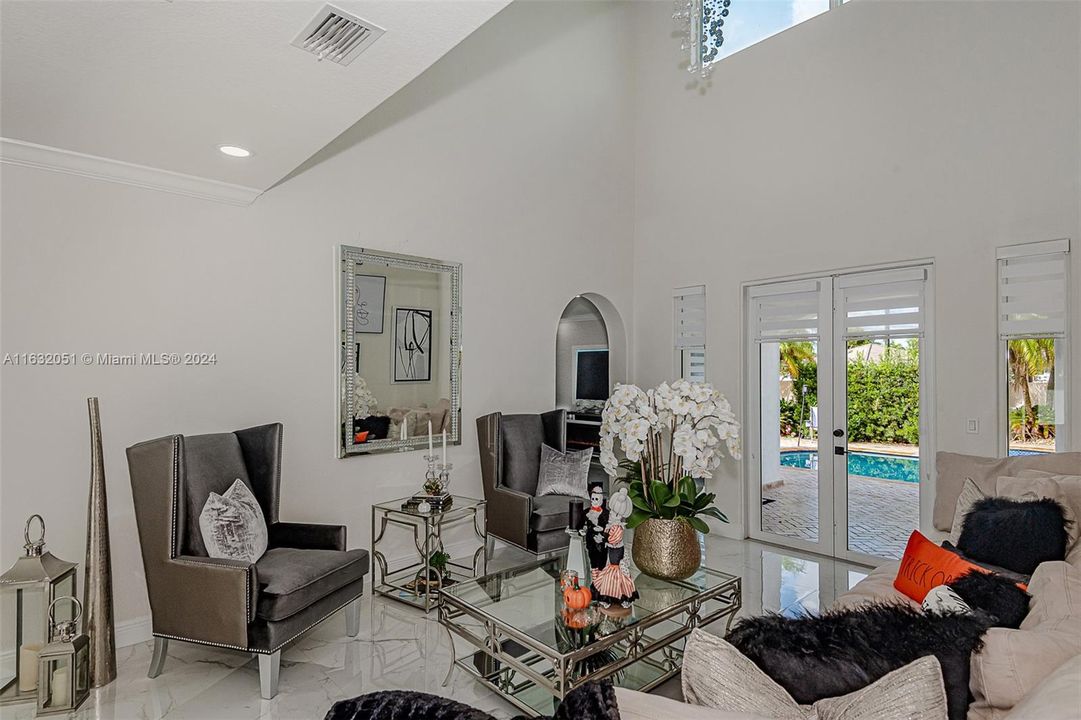 For Sale: $1,500,000 (5 beds, 3 baths, 3440 Square Feet)