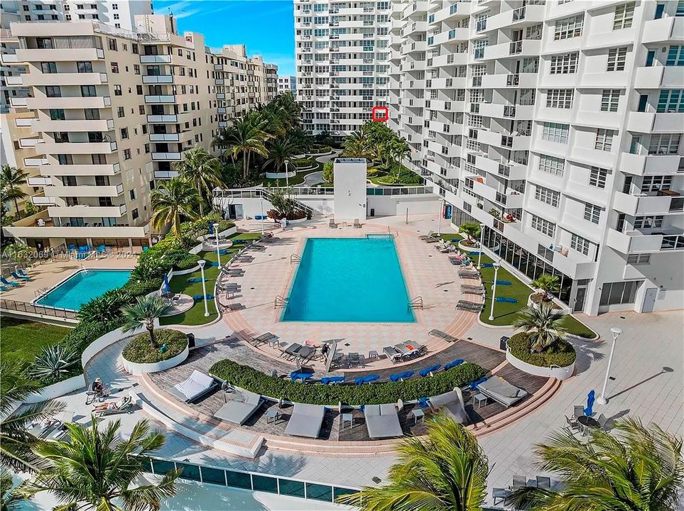 Recently Rented: $2,100 (0 beds, 1 baths, 570 Square Feet)