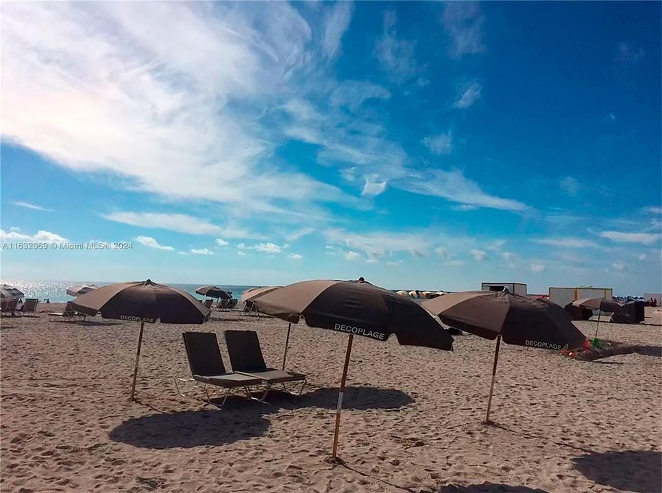 Recently Rented: $2,100 (0 beds, 1 baths, 570 Square Feet)