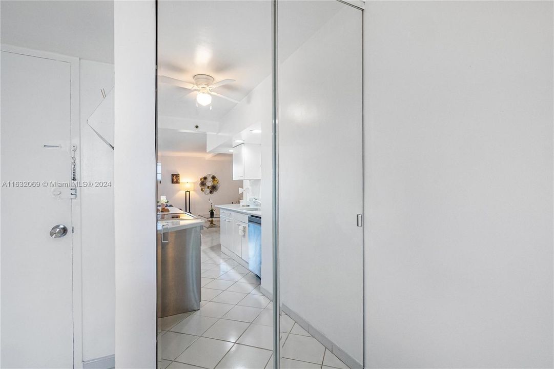 Recently Rented: $2,100 (0 beds, 1 baths, 570 Square Feet)