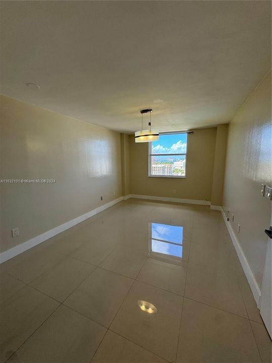 Recently Rented: $1,800 (1 beds, 1 baths, 782 Square Feet)