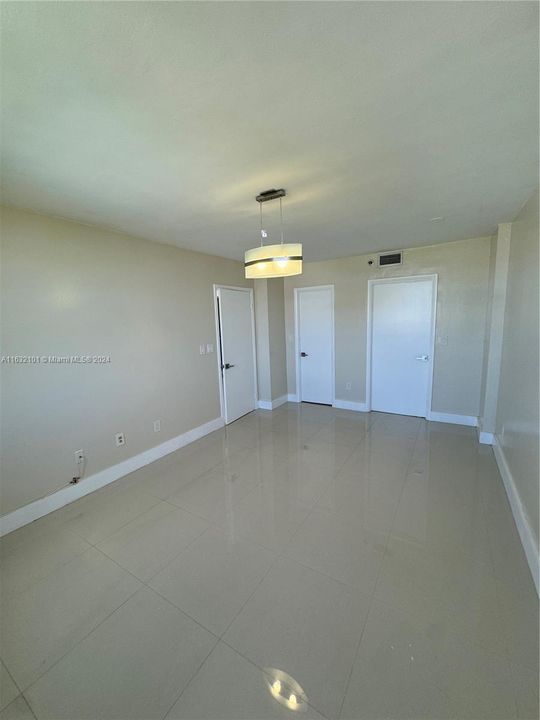 Recently Rented: $1,800 (1 beds, 1 baths, 782 Square Feet)