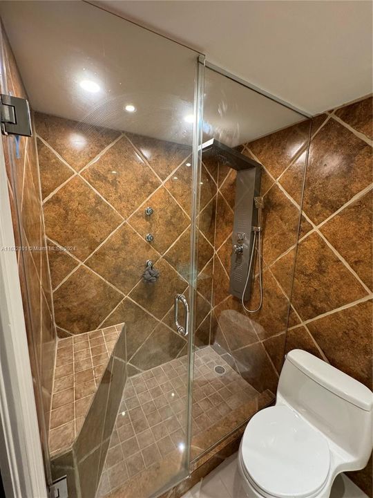 Recently Rented: $1,800 (1 beds, 1 baths, 782 Square Feet)