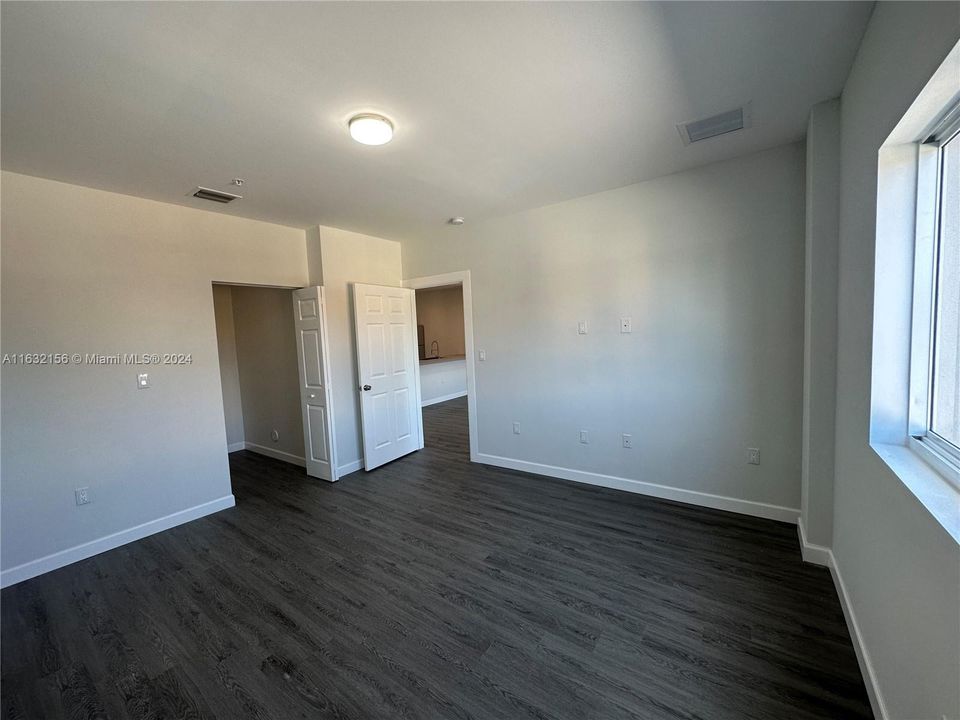 Recently Rented: $1,995 (1 beds, 1 baths, 705 Square Feet)