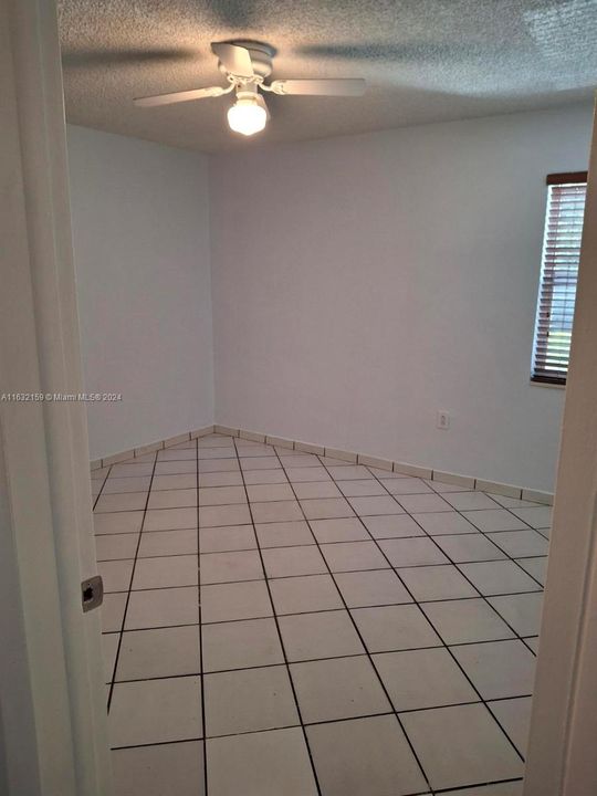 Active With Contract: $2,100 (2 beds, 1 baths, 900 Square Feet)