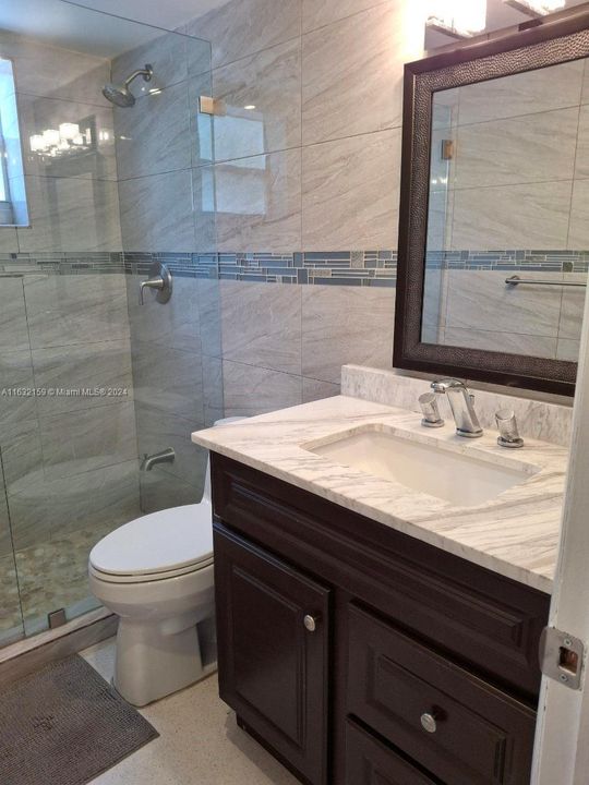 Active With Contract: $2,100 (2 beds, 1 baths, 900 Square Feet)