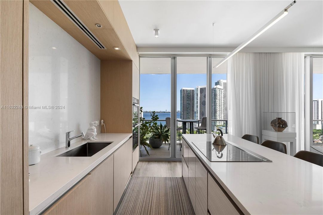 Recently Sold: $1,020,000 (2 beds, 2 baths, 1181 Square Feet)