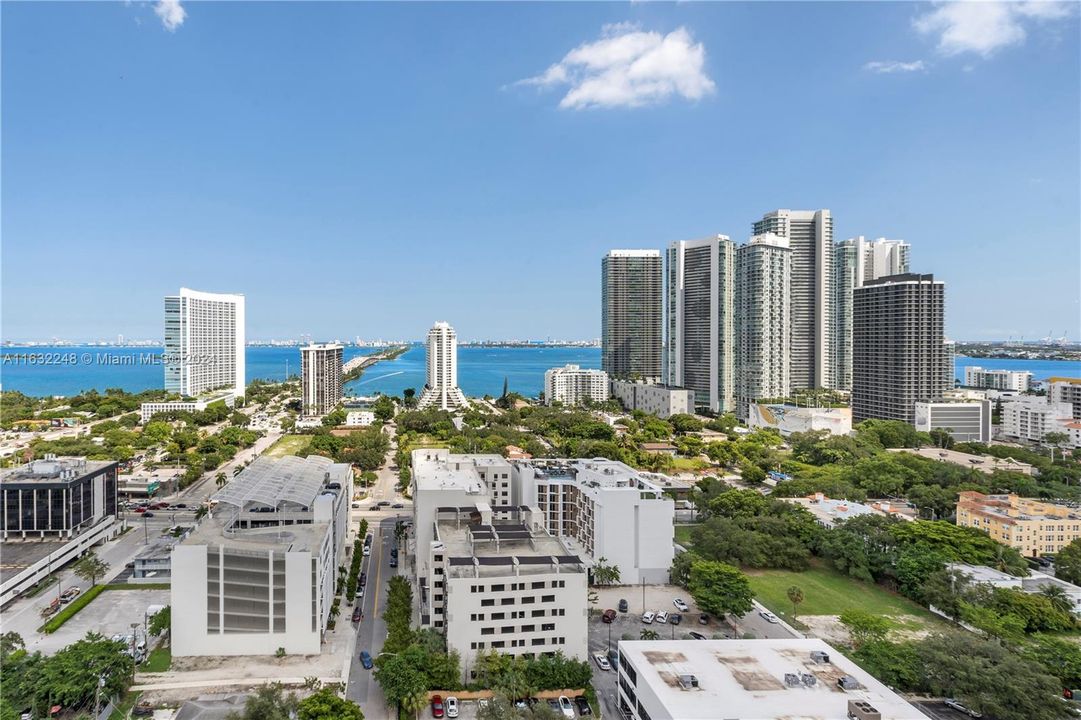 Recently Sold: $1,020,000 (2 beds, 2 baths, 1181 Square Feet)