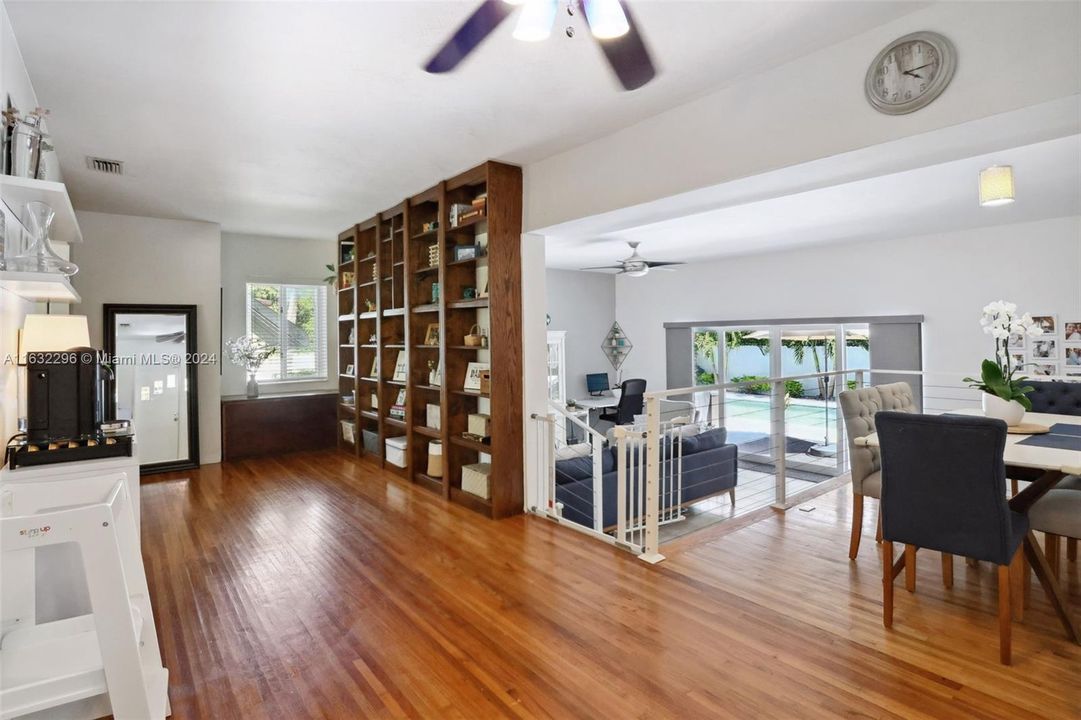 Recently Sold: $1,050,000 (3 beds, 2 baths, 1887 Square Feet)